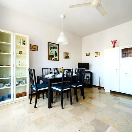 Hostly - Family Cisanello Apartment
